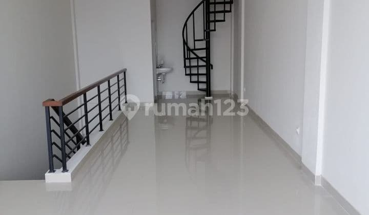 Ruko Bagus Strategis di Kota Wisata dan Hanya Lima Menit ke Pintu Tol