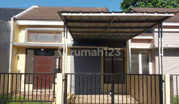 Nice house ready to move in, completely renovated in Harvest City.