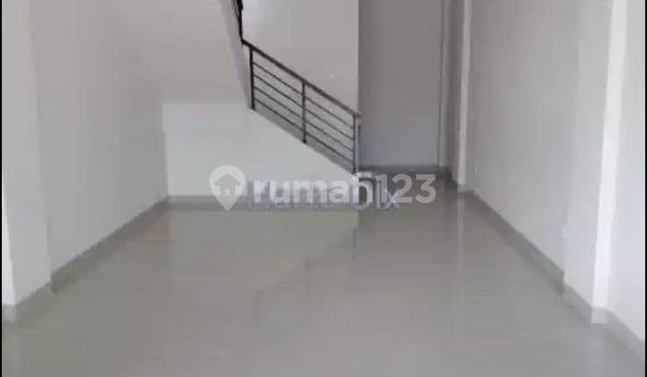 Ruko Siap Huni Hanya Lima Menit ke Pintu Toll di Kota Wisata