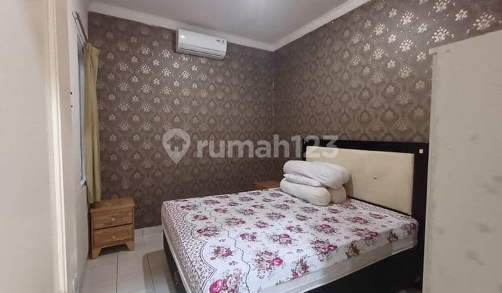 Rumah Cantik Full Furnish di Apit Dua Pintu Toll di Kota Wisata