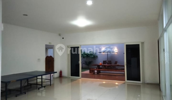 Rumah Mewah di Boulevard Hanya Lima Menit ke Pintu Tol di Legenda Wisata