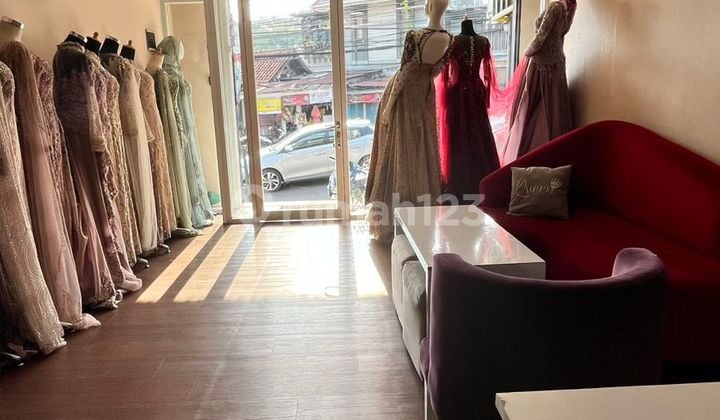 Strategic Commercial Building for Sale in Ciumbuleuit, Bandung