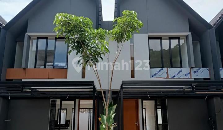 Dijual Rumah Siap Huni Brand New Modern Dekat Halim Tmii