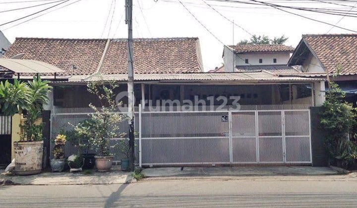 Dijual Rumah Strategis di Jalan Raya Sunan Giri Cocok Buat Kantor, Cafee , Butik