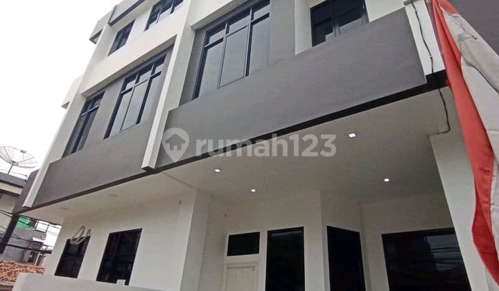 Rumah Ruko 3 Lantai Kran 5 Kemayoran Jakarta Pusat