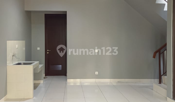 Rumah 3 Lantai 4 Kamar di BSD Greenwich Park