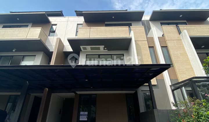 Disewa Murah Rumah Premium 3 Lantai 4 Kamar di BSD Zora