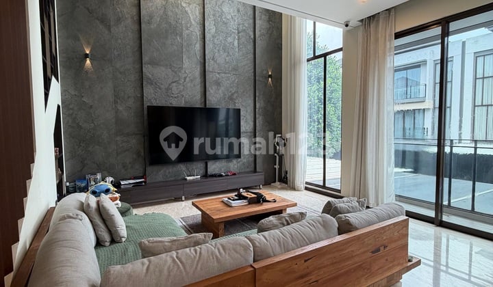 Sewa Rumah Mewah 4 Kamar Furnish di Zora Kanade BSD City