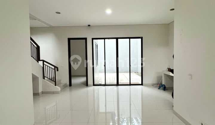 Rumah di Bsd Eminent Illustria Posisi Bagus Depan Taman