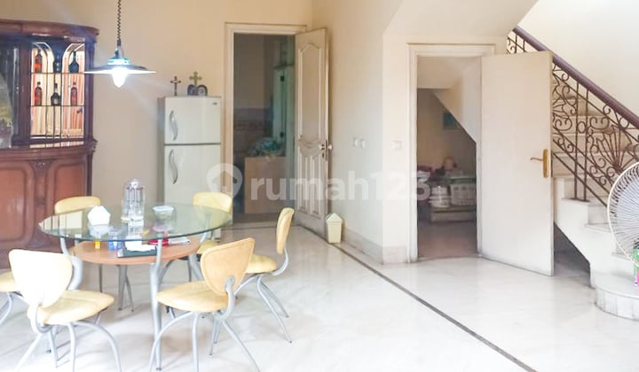 Rumah Mewah di Legenda Wisata Cibubur