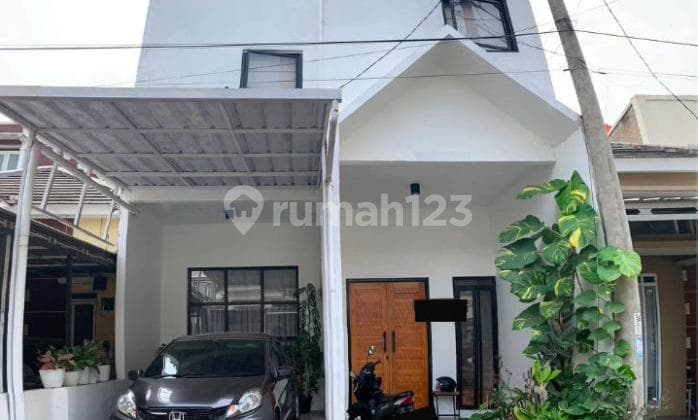 Well-Maintained Beautiful House in Margaasih Bandung Near Pasirkoja Toll Road