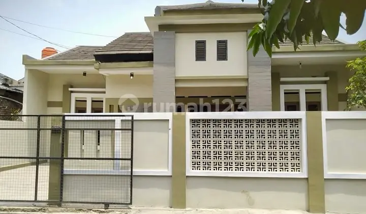 Rumah Cantik di Cisaranten Kulon Arcamanik Bandung Siap Huni