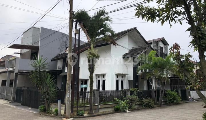 Rumah Hook Tanah Luas di Taman Persada Buahbatu Semi Furnished