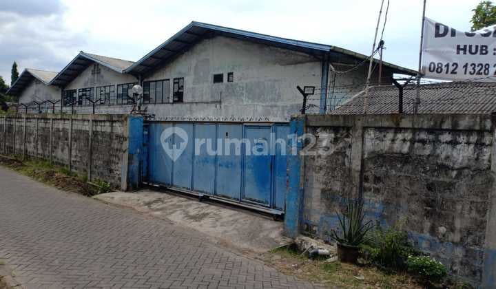 Bonus Land with Former Factory Building in Industrial Area