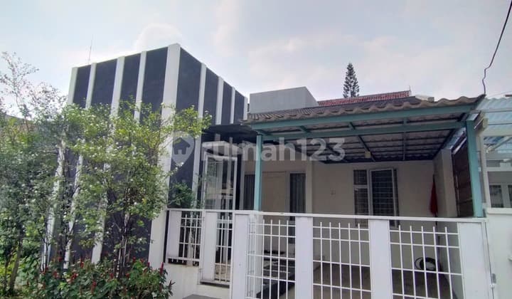 Jual Cepat Rumah Cantik Sudah Renovasi di Graha Bintaro