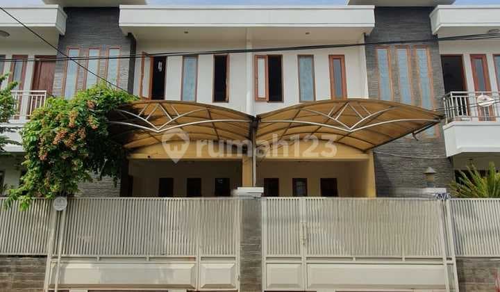 Dijual Cepat Rumah Bangunan Luas Dalam Cluster Di Sektor 2