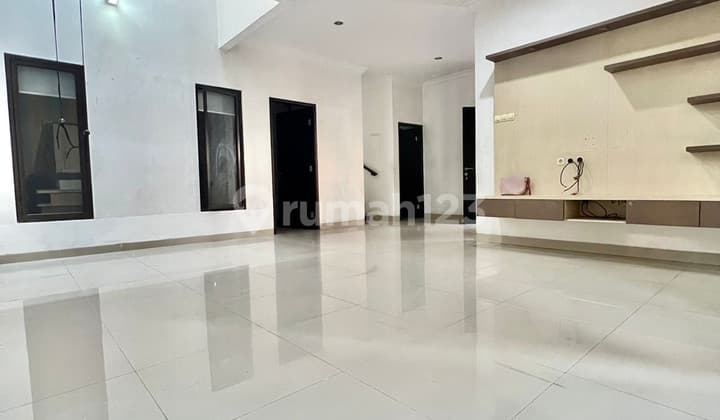 Rumah 2 Lantai Dalam Cluster Gading Viera Pisangan Timur S7917