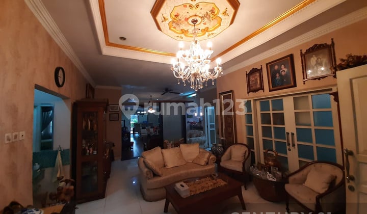 Rumah 2 Lantai Bangunan Terawat Di Batu Ampar Condet S7785
