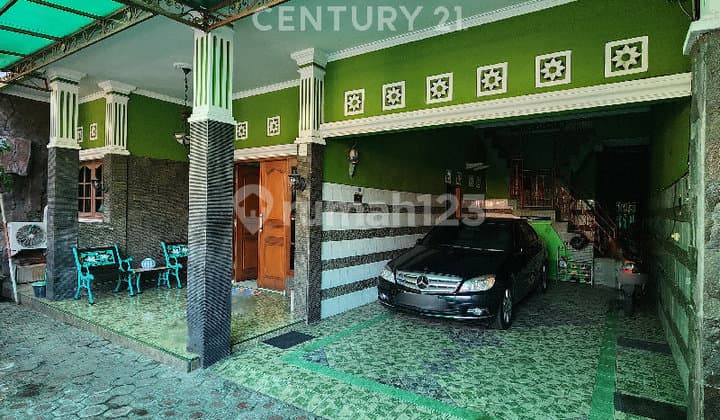 2½ Story Ready-to-Live House in Sumur Batu Kemayoran S9063