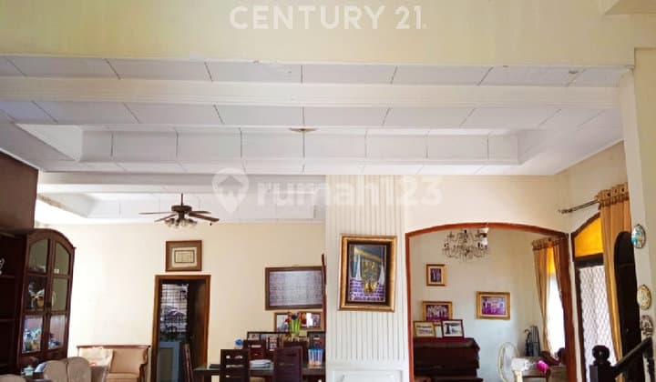 Rumah 2 Lantai Posisi Hoek & Strategis di Kayuputih Jak Tim S8996