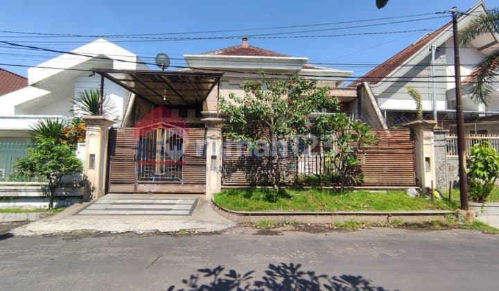 Rumah Tengah Kota Dekat Soekarno Hatta Malang