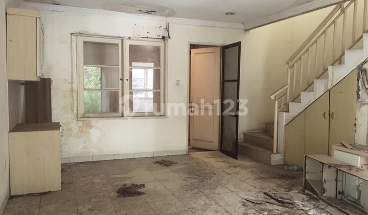JUAL CEPAT!! Rumah Butuh Sedikit Renovasi di Villa Permata Gading