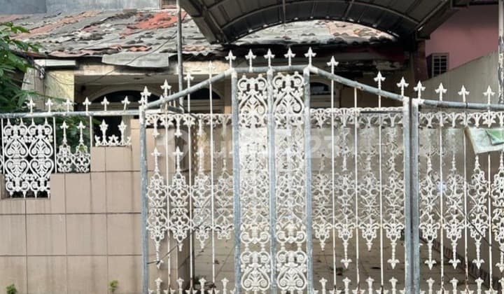 FOR QUICK SALE!! Standard Livable Home in Sunter Indah, Good Price