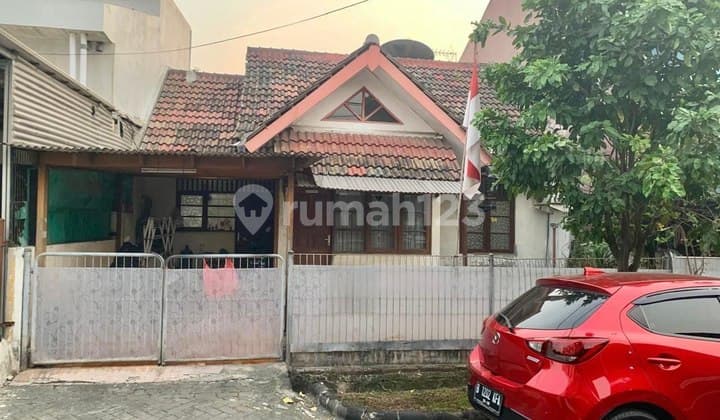 Dijual Rumah 2 Lantai Bebas Banjir di Kemang Pratama 2 SHM