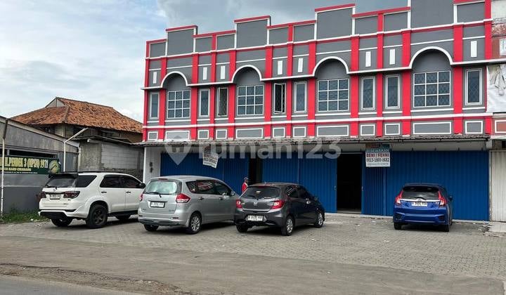 Ruko Gandeng 2 Unit Siap Huni SHM Pakiran Luas di Cikarang Utara.