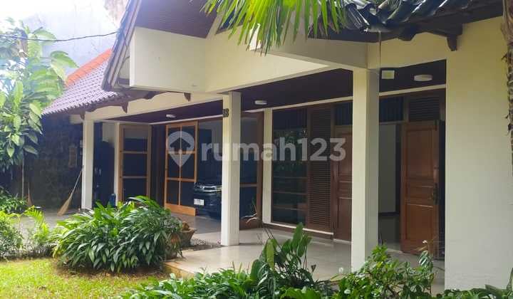 Kemang, Murah, Rumah Bergaya Klasik, Tenang, Asri, Mau Pindah Luar Negeri