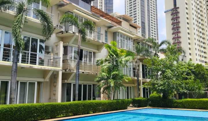 Sewa Townhouse Area Premium di Simprug Gallery Residence