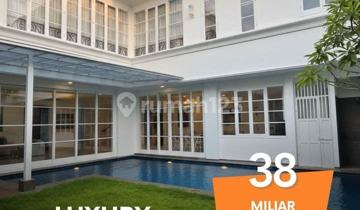 Kemang Dalam Brand New Luxury House, Harga Menarik, Parkir Luas 8 Unit.