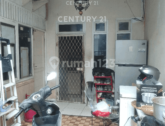 Rumah di Pondok Kelapa Cocok untuk Tempat Tinggal atau Kost S9476