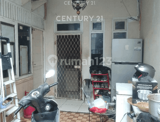 Rumah di Pondok Kelapa Cocok untuk Tempat Tinggal atau Kost S9476