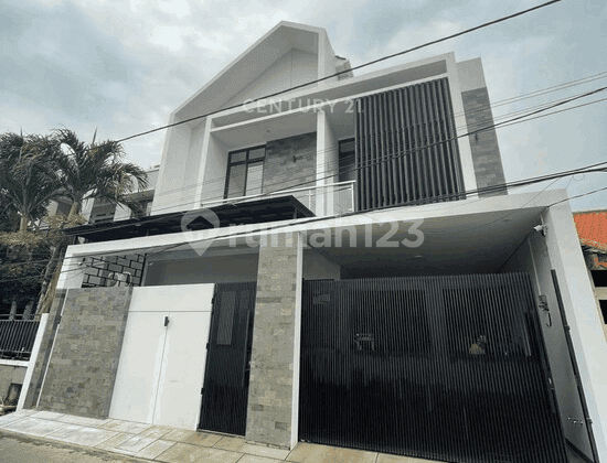 Rumah Semi Furnished Lokasi Strategis di Johar Baru S9414