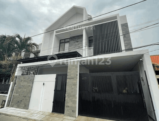 Rumah Semi Furnished Lokasi Strategis di Johar Baru S9414