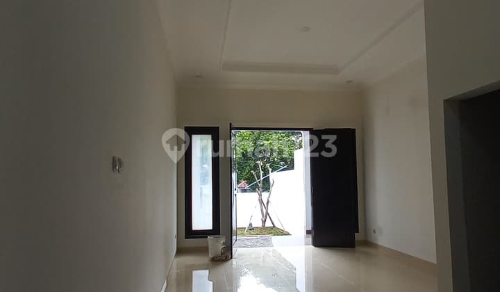 Rumah Baru Lokasi Strategis Di Duren Sawit S8712