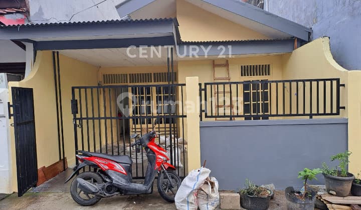 For Quick Sale Flood-Free House in Johar Baru, Central Jakarta S9415