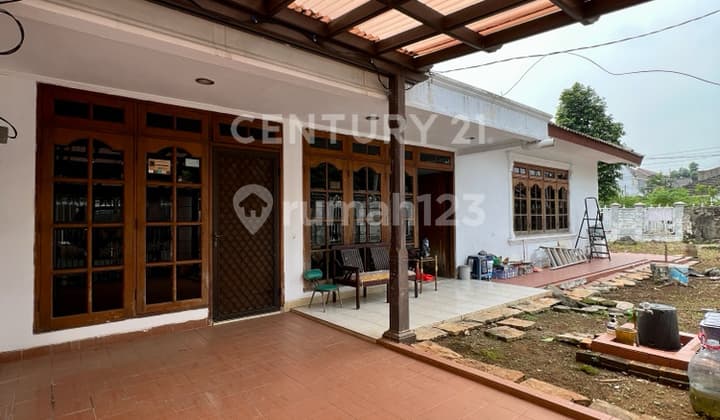 Rumah Hoek Luas Dan Nyaman Akses Jalan Lebar Di Pulomas S8898