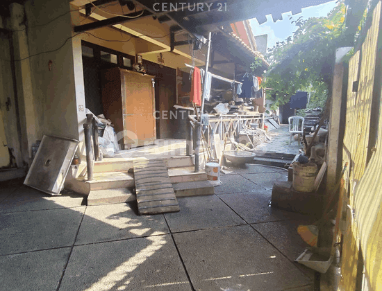 Old House with Spacious and Strategic Land in West Pulomas S8923