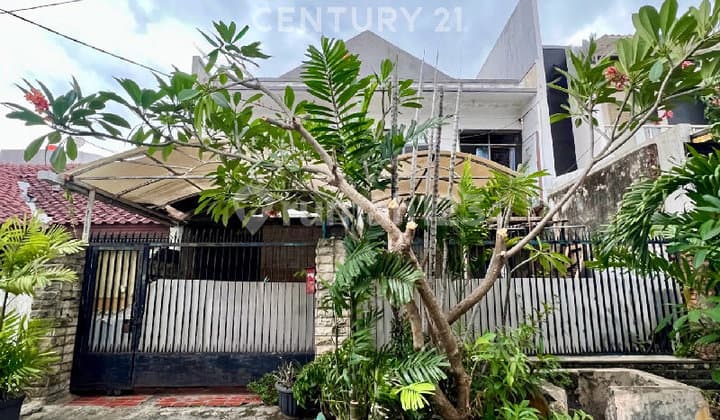 Rumah Tua 2 Lantai Lokasi Strategis Dan Tenang Di Pulomas S9262