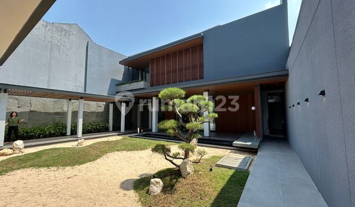 Modern Tropical Japanese Design House in Ratna Sasih KBP