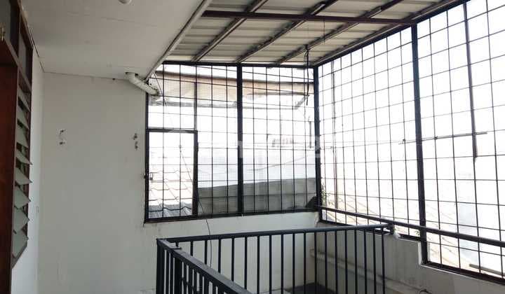 Rumah Jl. Rajawali Terawat Lokasi Strategis Dekat Paskal 23