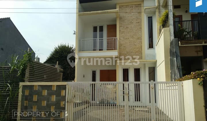 Rumah Baru Full Furnished Sayap Batununggal SHM