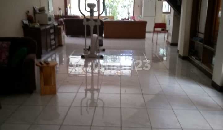 Rumah 2 Lantai Bagus Unfurnished SHM Sayap Gatsu, Pelajar Pejuang