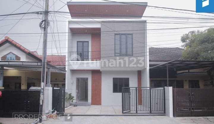 2-Storey Minimalist Modern House with New SHM, Access for 3 Cars.