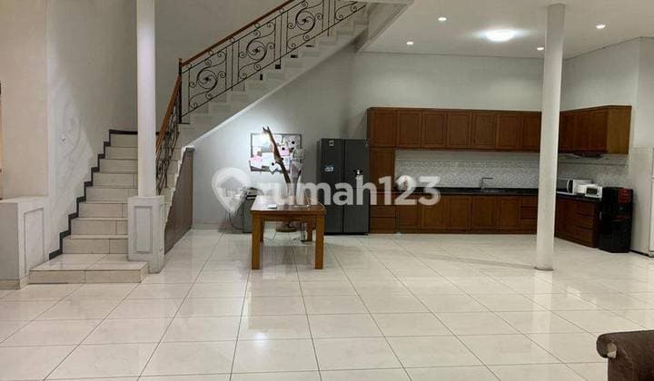 Rumah Sangat Terawat semi Furnished SHM di Komplek Kurdi, Bandung