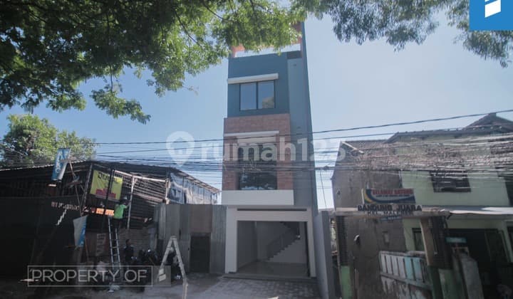 New Shop-House on Sudirman Main Road, Free Land Lease Next to It, 120 m2 for 2 Years.
