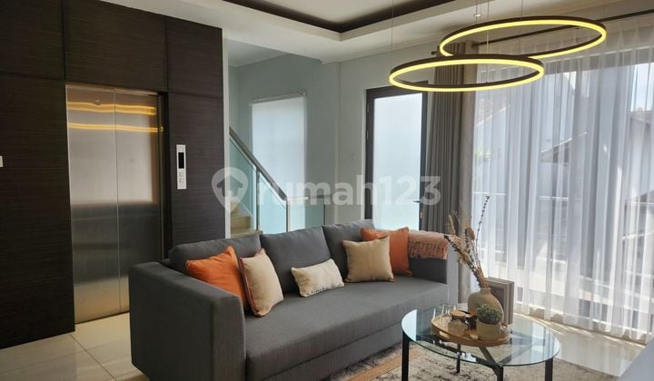 Fully Furnished House + Elevator In Setra Sari