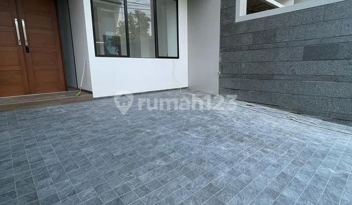 Rumah 2 Lantai Baru Minimalis Modern Siap Huni